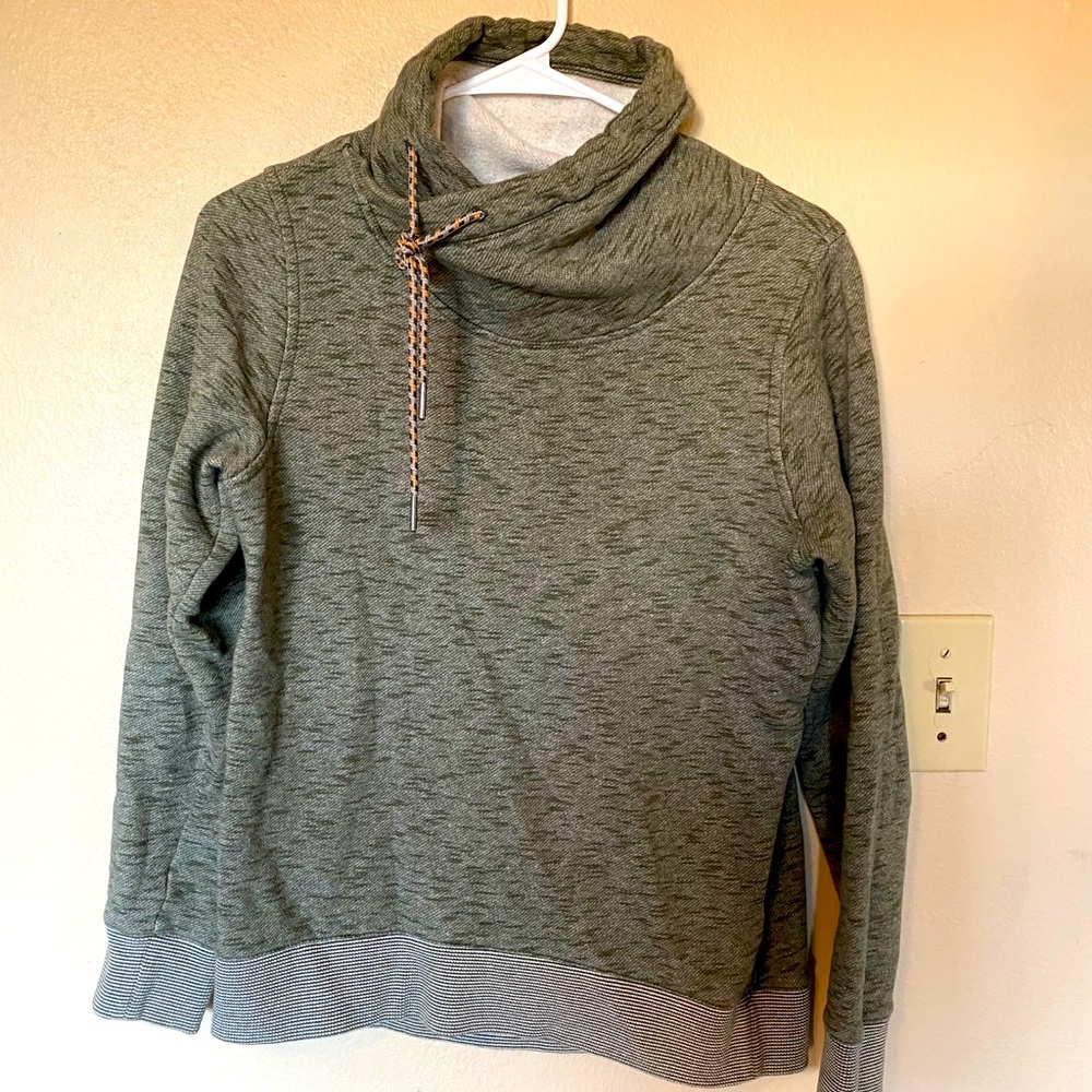 Columbia sweatshirt
